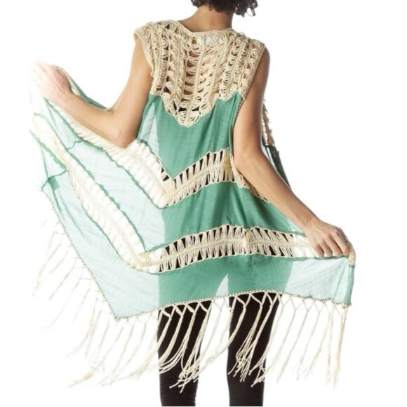 Umgee Green and Cream Crochet Fringe Boho Festival Vest / Cover-Up Size M - Picture 2 of 8